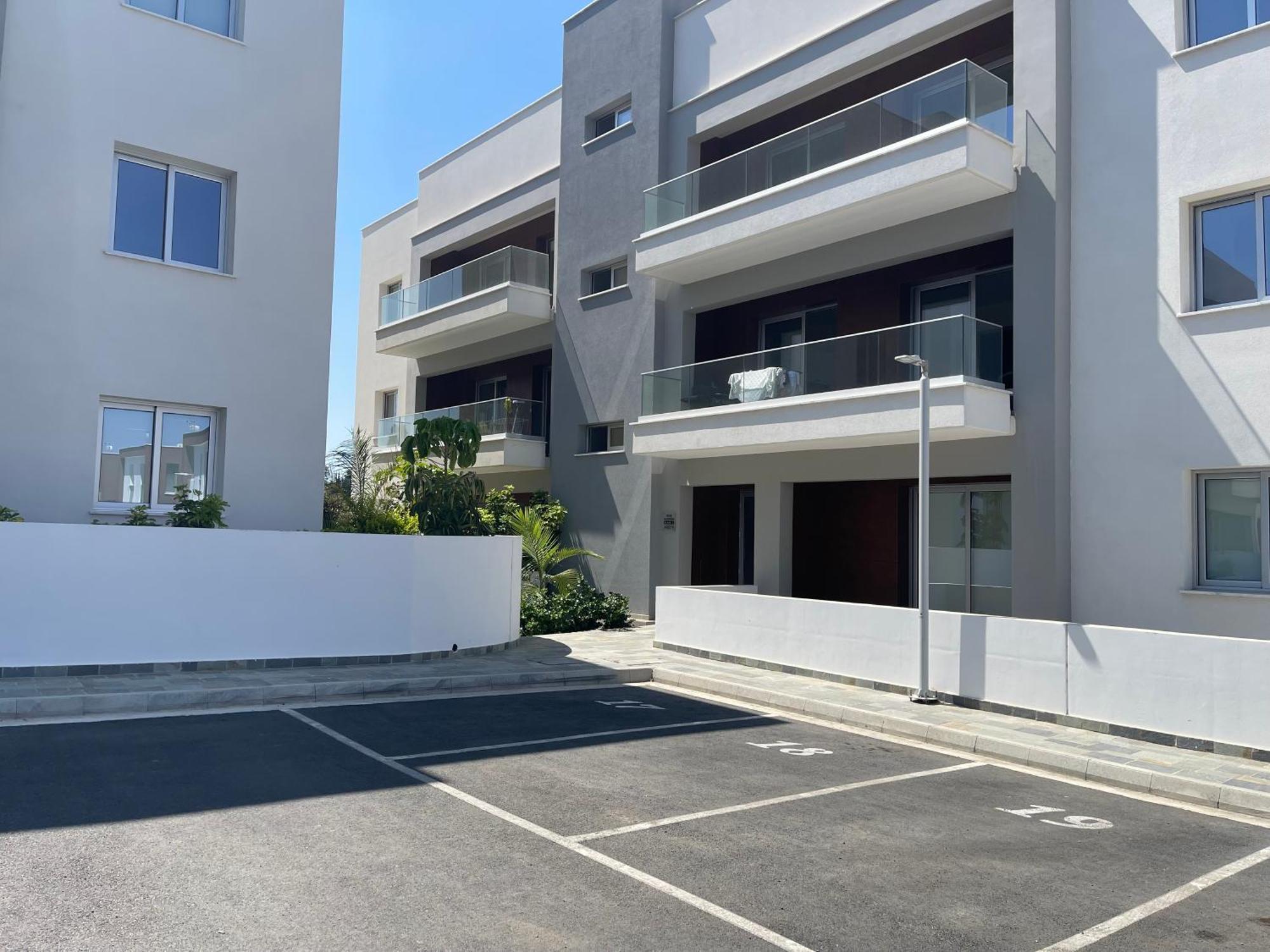 City Center Cozy Apt Paphos Exteriör bild